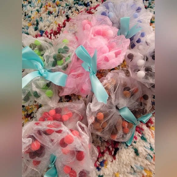 Orpomo Pompom Scruchies - Picture 5 of 11